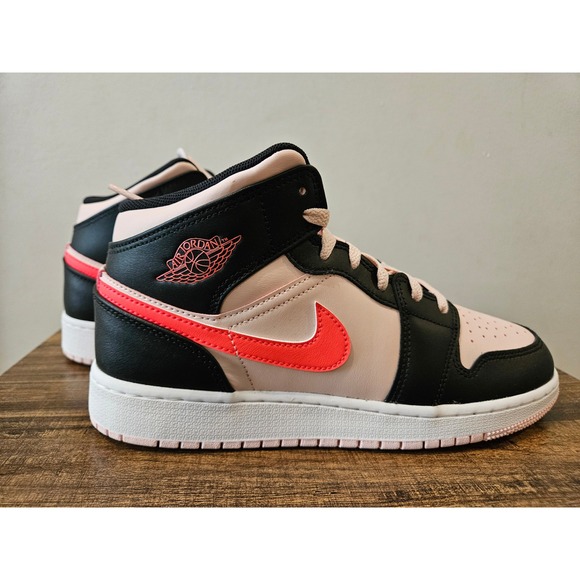 Nike Air Jordan 1 Mid Atmosphere Pink Black 554725-604 GS Size 7Y Womens 8.5 - Picture 3 of 10